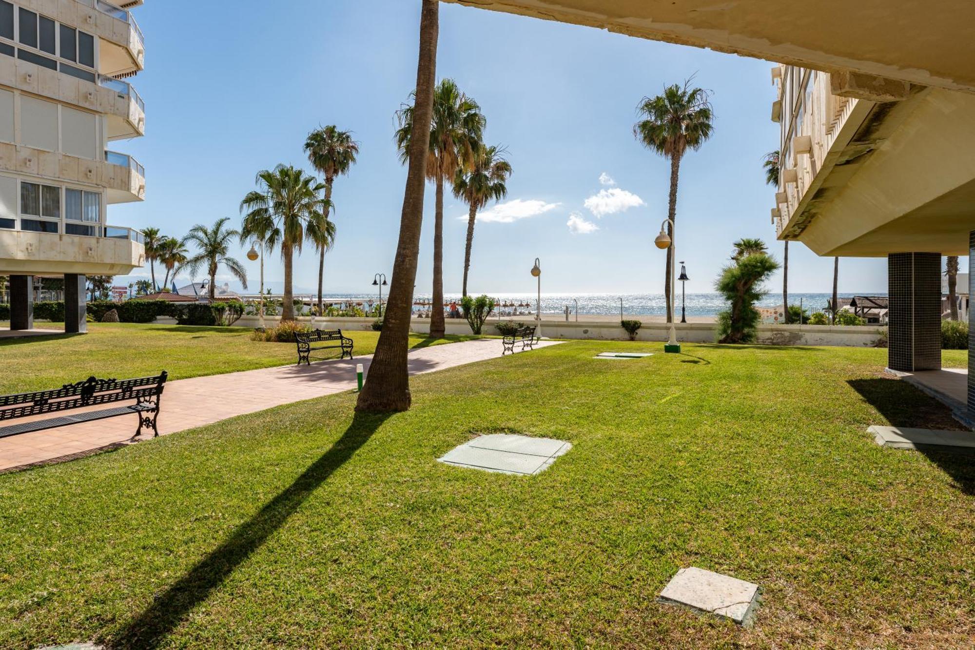 Tropico Carihuela View & Parking